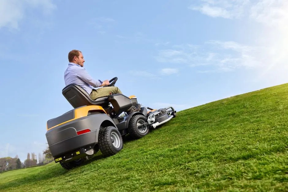 Heb je een rijbewijs nodig voor een zitmaaier?